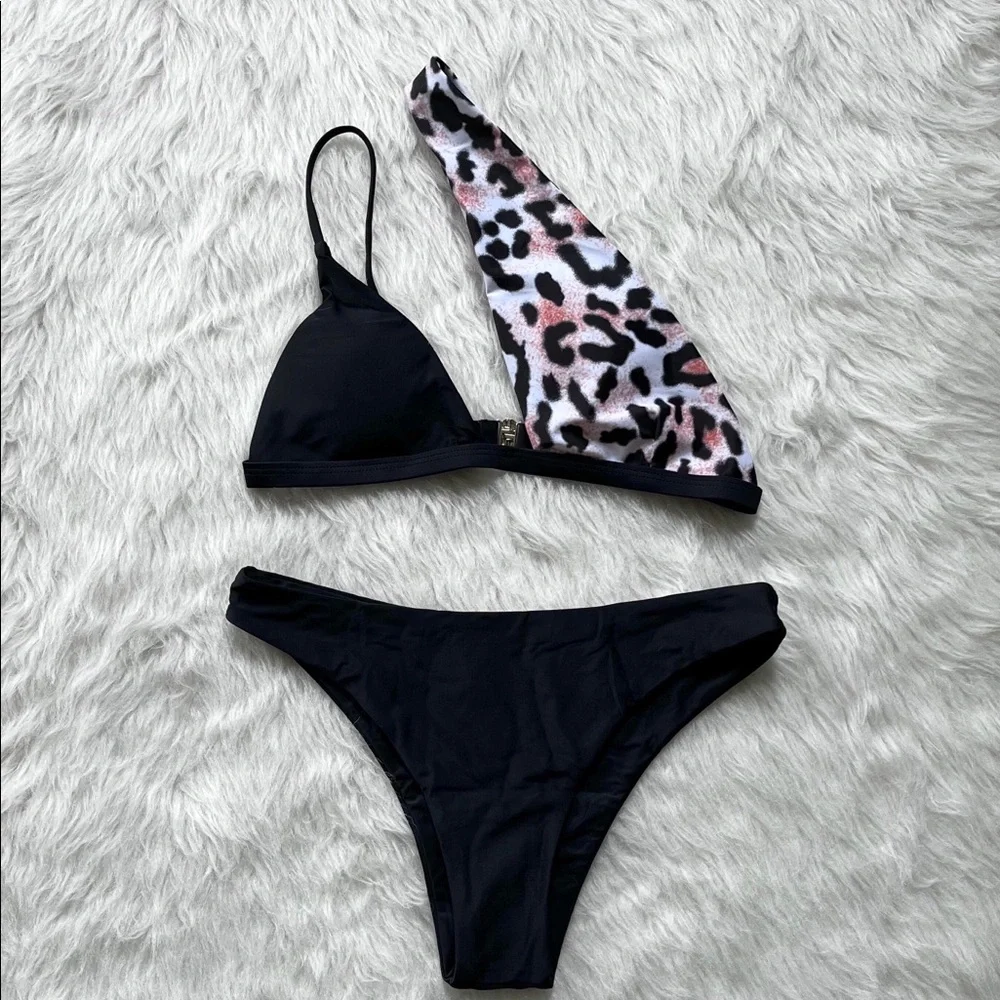 NWOT Black Leopard Print One Shoulder Bikini Size Medium - Picture 3 of 6